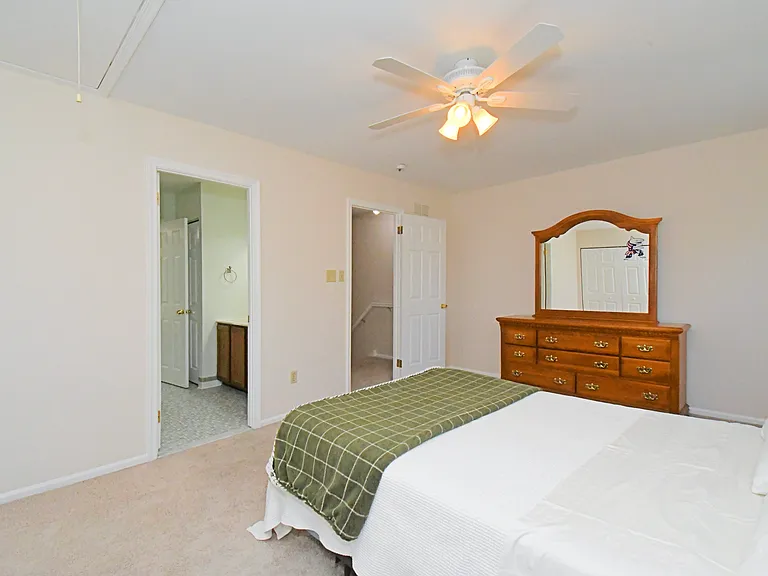 2489 Hillendale Dr — Photo 31