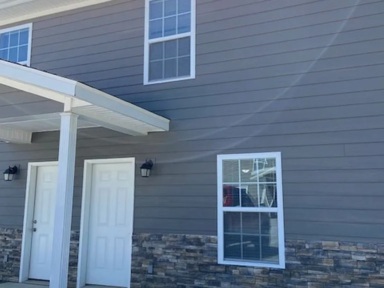 2606 Hickman Rd — Photo 1