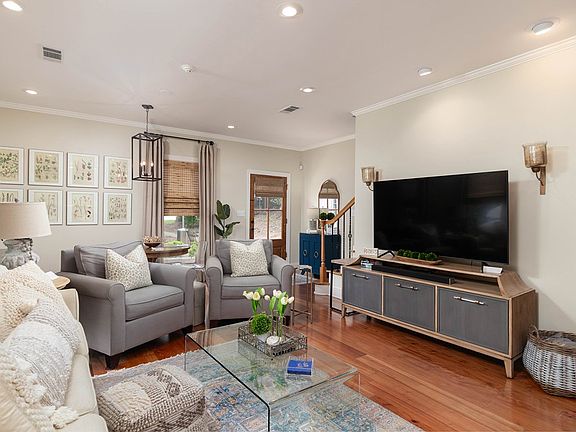 5th image of 234 Elm St APT 5