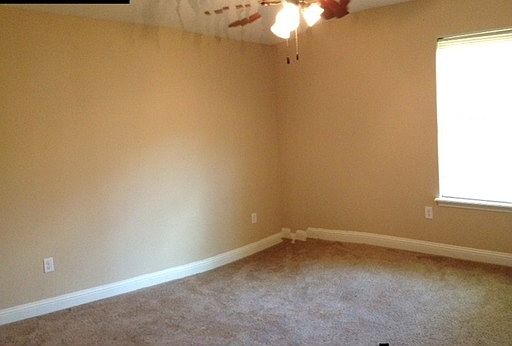 4th image of 1105 Dennis Ave