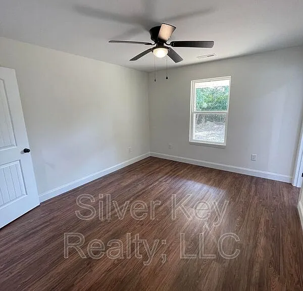 129-131 Cardin St #131 — Photo 9