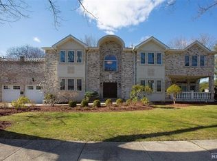 493 Salem St, Paramus, NJ 07652