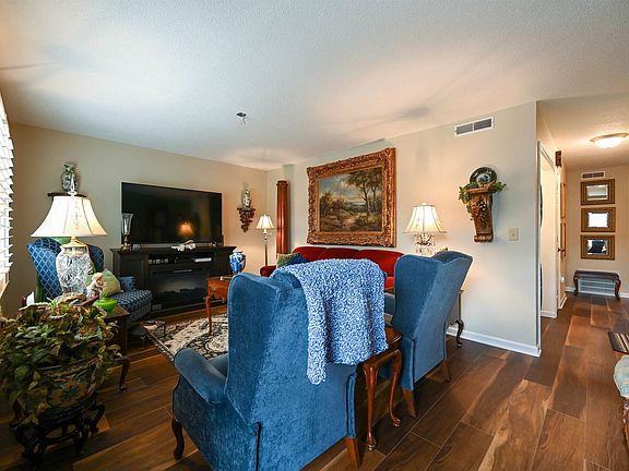 5th image of 2802 S Rockford Pl