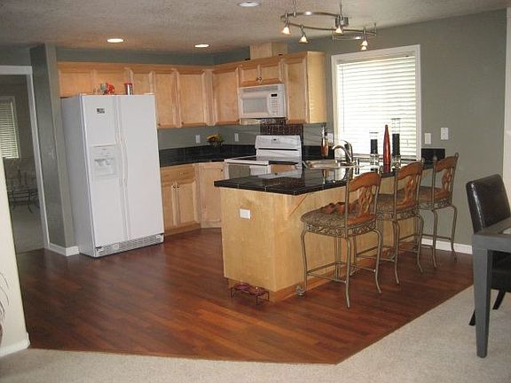 4th image of 5620 NE 58th Ct