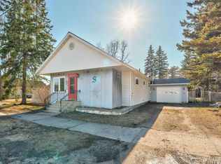 211 N 2nd St, Manistique, MI 49854