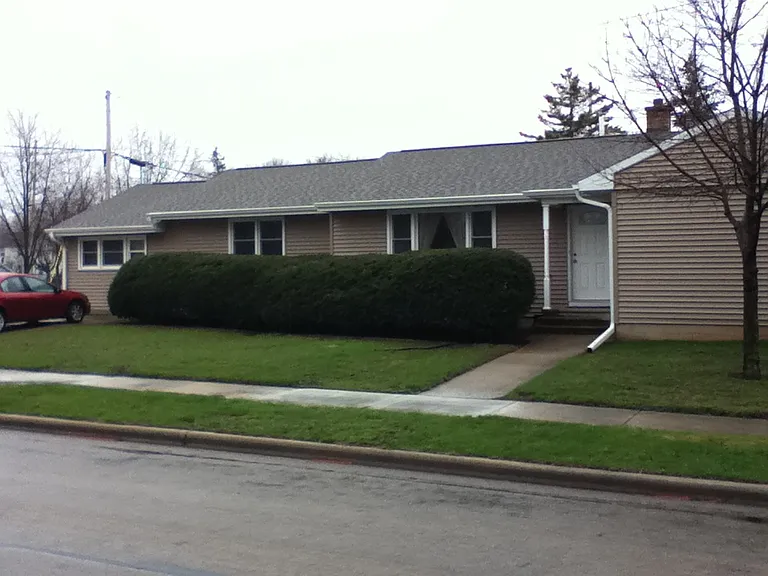 907 W 8th Ave — Photo 1