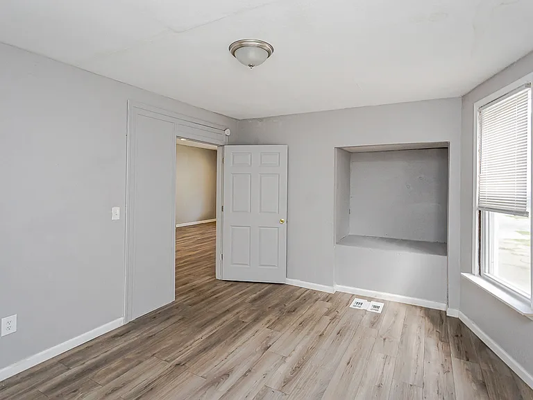 315 Eastern Ave — Photo 21