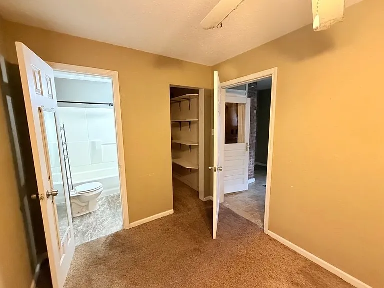 222 W Park St — Photo 7