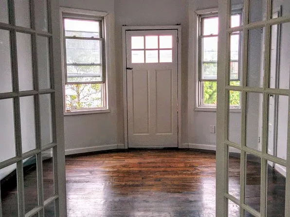 9706 125th St, South Richmond Hill, NY 11419