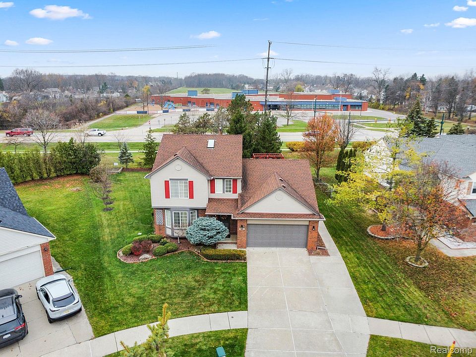 1st image of 884 Westfield Ct