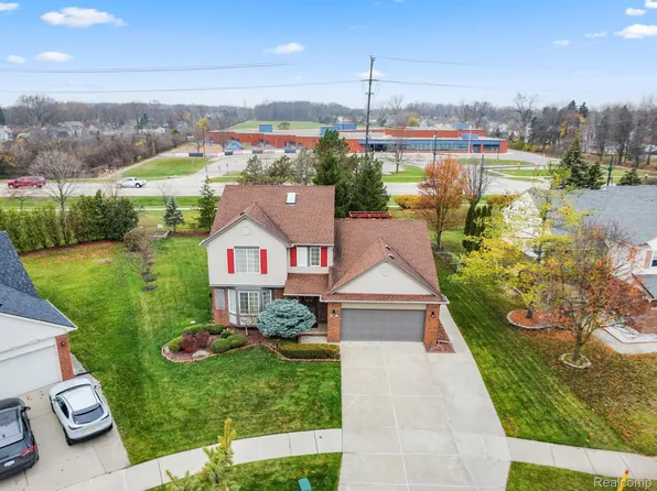 884 Westfield Ct, Canton, MI 48188