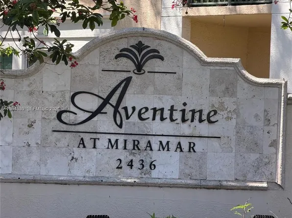 2560 Centergate Dr APT 102, Hollywood, FL 33025