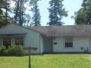 302 Roberta Dr, Hampton, VA 23666