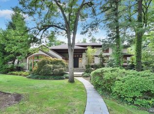 11 Berkeley Dr, Tenafly, NJ 07670