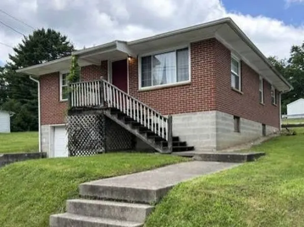 504 Valley Rd, Sophia, WV 25921
