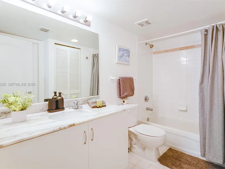 1200 Brickell Bay Dr #3614 — Photo 18