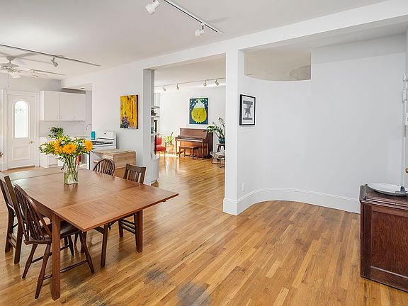 2nd image of 498 11th St APT 1L