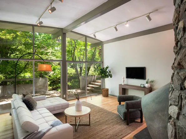 1706 Lafayette Dr NE, Albuquerque, NM 87106