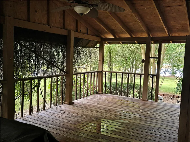 330 McClain Dr — Photo 17