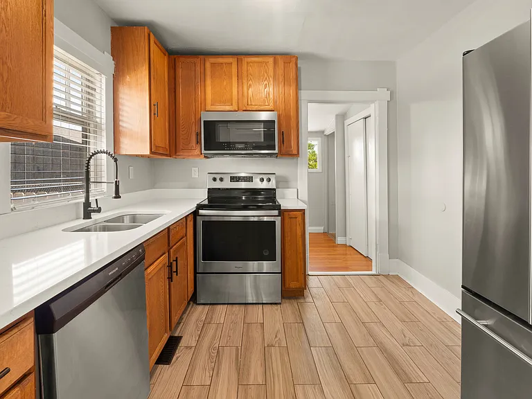 202 N Hooker St — Photo 13
