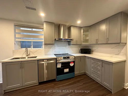 481 Bergamot Ave Photo 1