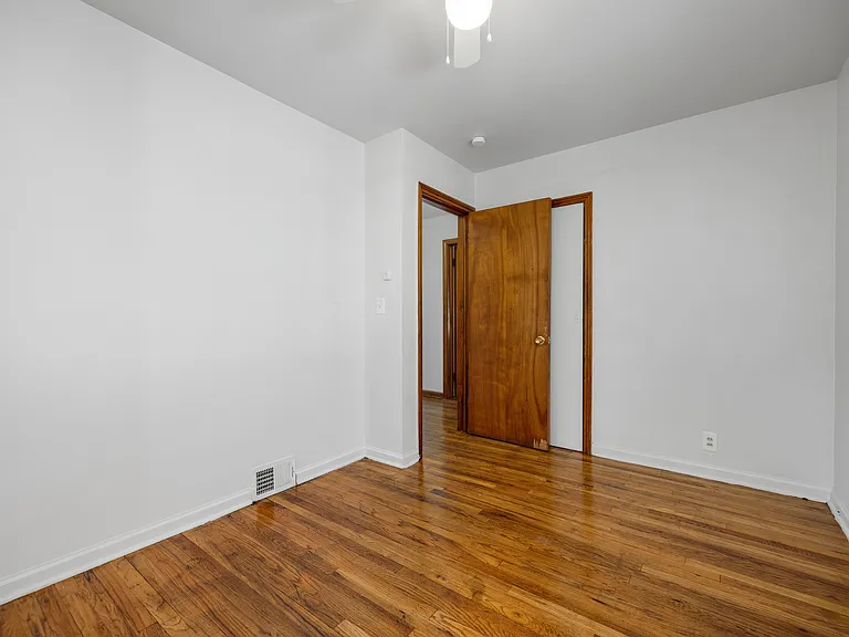 15630 Sprenger Ave — Photo 3