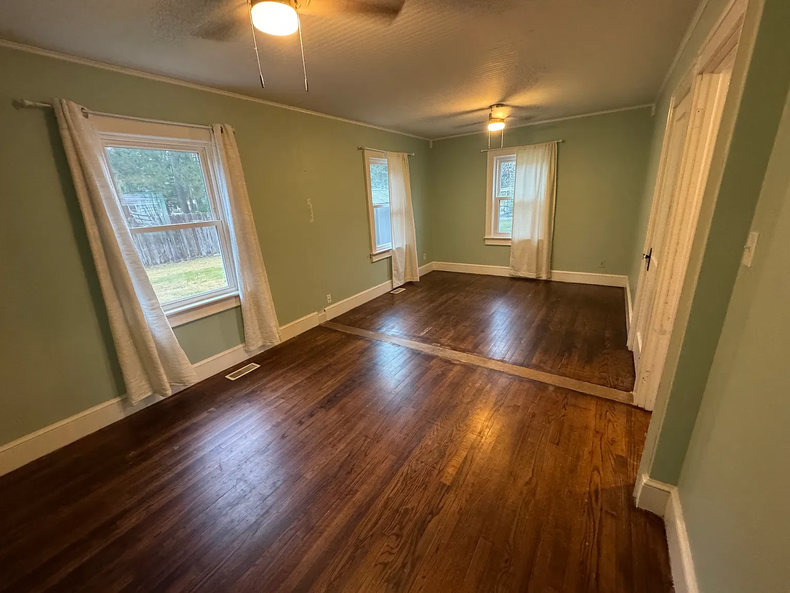 3 bed, 1300 sqft, $1,800 — Photo 4