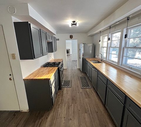 2nd image of 4827 N Knoxville Ave