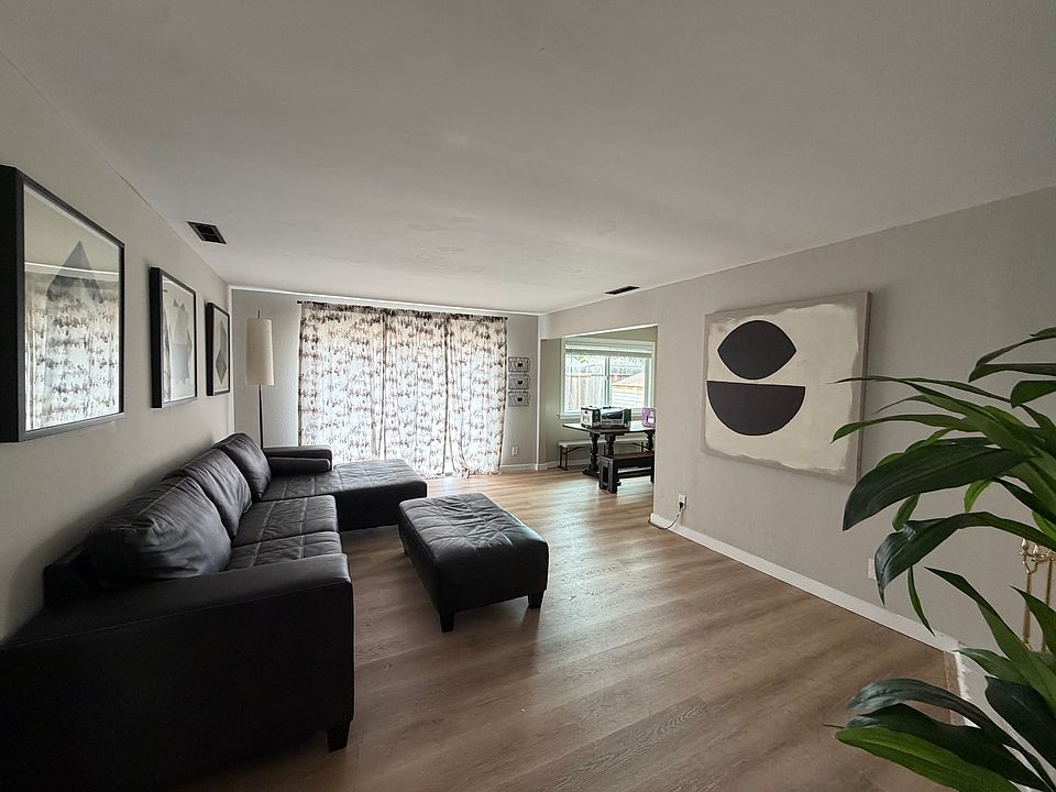 1st image of 611 Melrose Dr #1