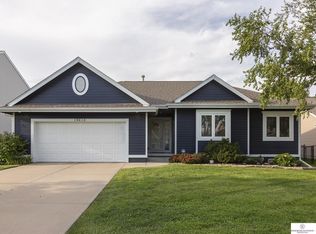 19610 Poppleton Ave, Omaha, NE 68130