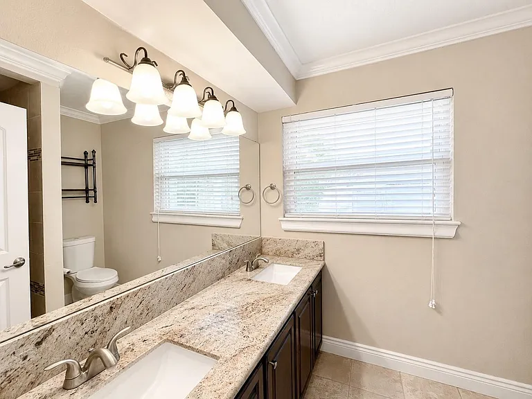 5802 W Bellfort Ave — Photo 17