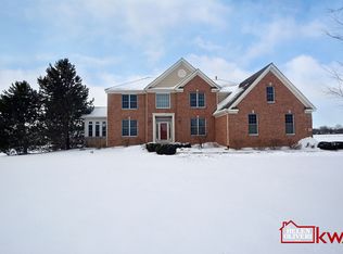 3 Kensington Ct, Hawthorn Woods, IL 60047