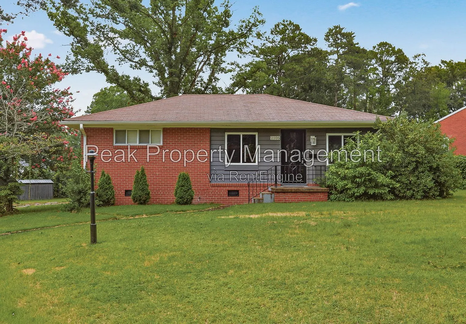 3 bed, 2.0 bath, 925 sqft, $1,900 — Photo 2