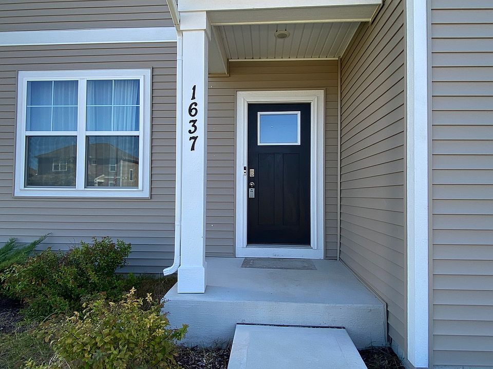 2nd image of 1637 Emma Ln