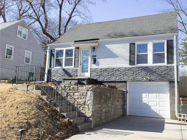 606 Thornton St, Liberty, MO 64068