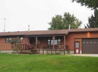 911 Teeple Creek Rd, Waukon, IA 52172