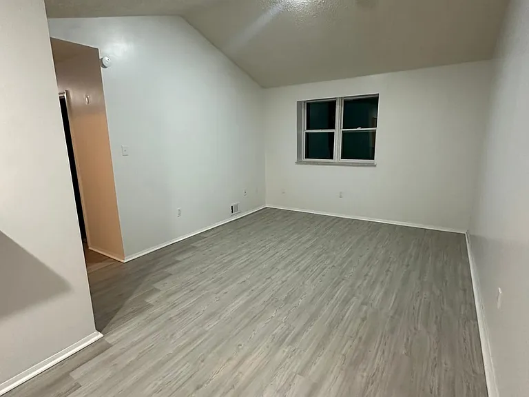 333 Manown St #106 — Photo 11
