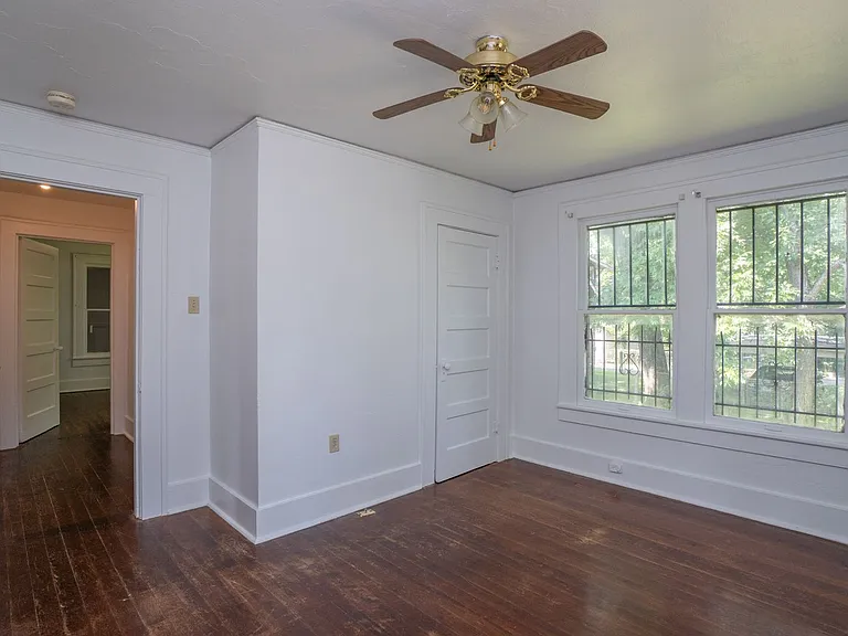 1018 Lewis St — Photo 23