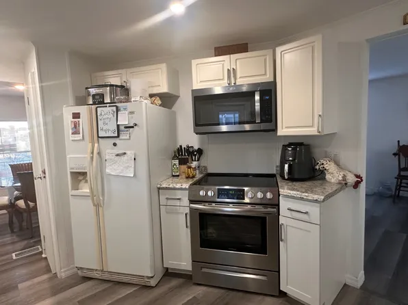 200 Caviller Ct #Ft, North Fort Myers, FL 33917