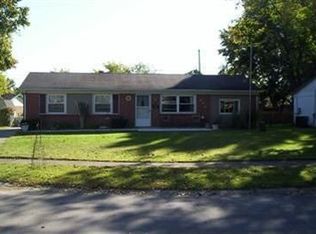 402 Neal Dr, Englewood, OH