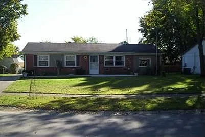 402 Neal Dr photo 1