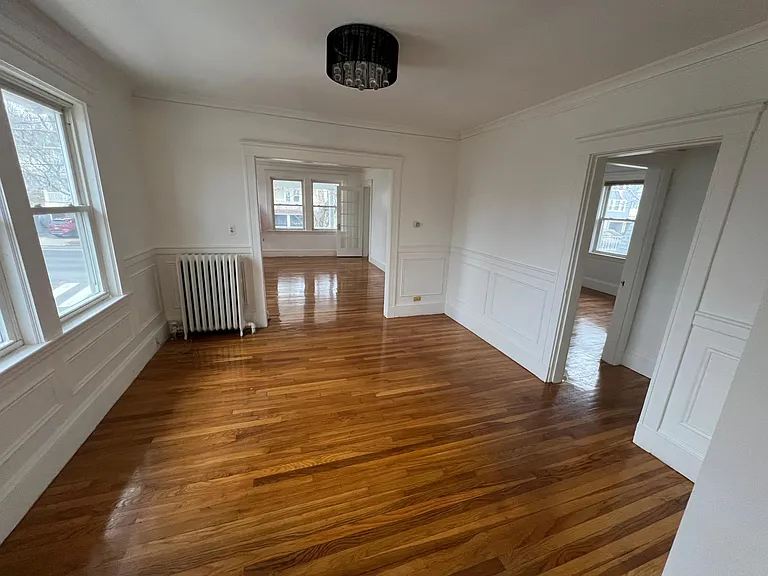 717 Belmont St — Photo 9