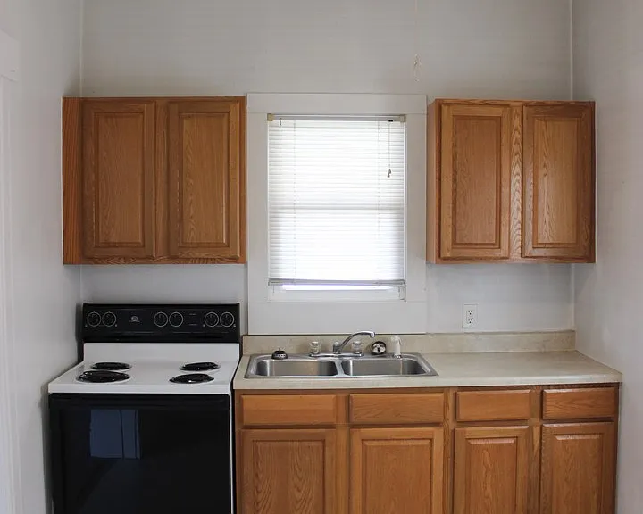 Comfortable Old Home converted into Apartments — Photo 19