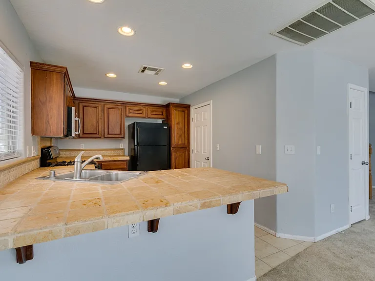 8433 Spencer Canyon St — Photo 24