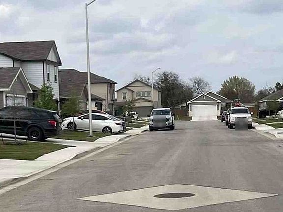 Exterior Neighborhood (street photo)