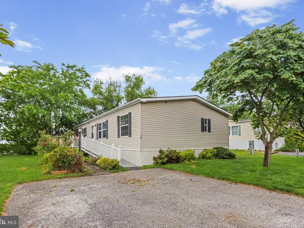 30 Raptor Dr, Hanover, PA 17331