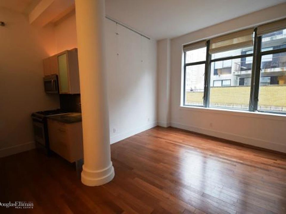 1st image of 120 Greenwich St APT 11G