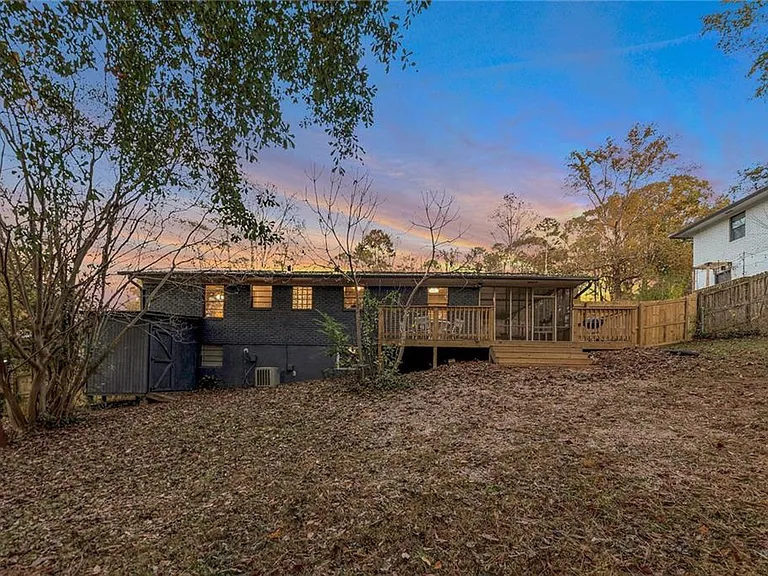 3390 Creek Valley Dr SE — Photo 28
