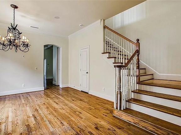 4th image of 3438 Binkley Ave