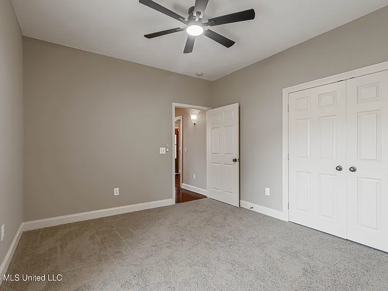 101 Sara Fox Dr — Photo 23